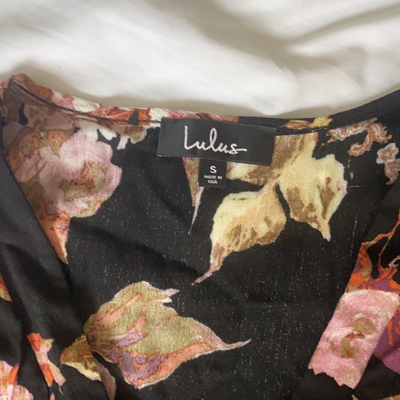 Long Sleeve Black Floral Print Shift Dress - Picture 2 of 2